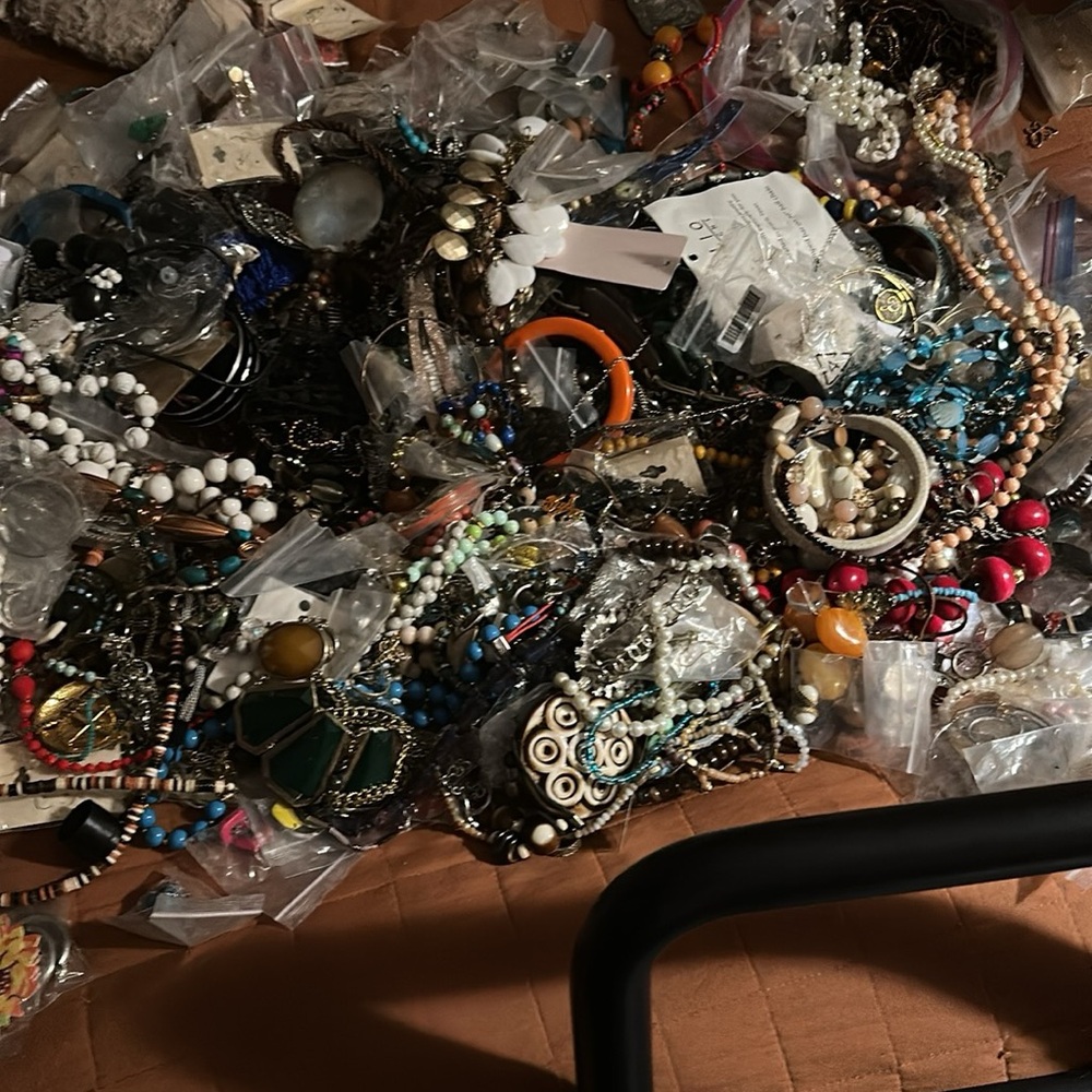 Source Unknown Colorful Women's Jewelry Collection